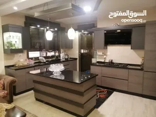  1 شقه طابقيه 180متر