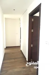  5 جبل عمان شقة طابقية 4 غرف نوم ذو اطلالة عاليه