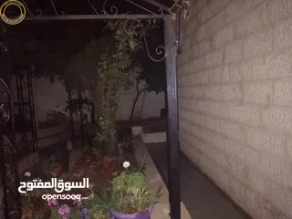  6 شقة أرضية مميزة للبيع في الدوار السابع  - قرب كوزمو 160م مع حديقة وترسات 200م