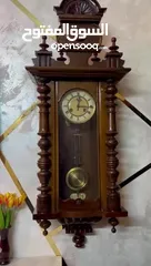  3 ساعه تعباه ميكانيك من خشب الجوز حجم كبير  طول متر و10 وعرض. 40  معمق 17 سم صناعه الماني.  جني جنز