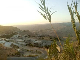  4 اراضي ناعور للبيع