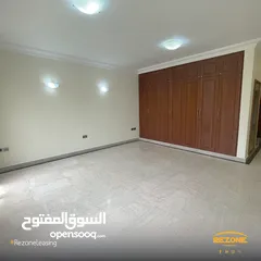 4 Upscale 4 Bedroom Villa in Al Ghubrah North