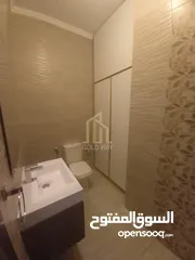  5 في أرقى مناطق خلدا شقة طابق ثاني 213م بتشطيبات راقية مسعر مميز / ref 9379