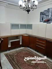  7 مطبخ خشب جوايكو مميز بحالة الوكالة عبارة عن 3 واجهات للبيع بالسعر مميز جدا