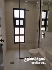  24 شقه للبيع في كريدور عبدون المساحه 300م