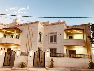  19 بيت شبه فيلا متلاصقه للبيع