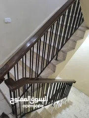  5 دربزين حديدي مستعمل للبيع بحالة الوكالة  5 قطع مع الخشب  8 شواحط طول شاحط 250