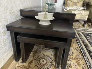  5 طاولة وسط بحالة ممتازة شبه الجديد