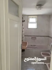  11 شقه للبيع ش الجاردنز قرب سوق شاكر مقابل المدارس العمريه
