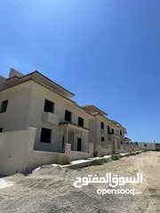  9 فيلا متلاصقه للبيع / عظم
