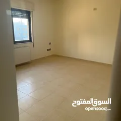  5 شقه ارضيه بخلدا للبيع