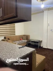  2 شقه مفروشه للايجار اربد بالقرب من مجمع الشيخ خليل تصلح للطلاب او عائلة صغيرة طابق ارضي وليس تسوية...