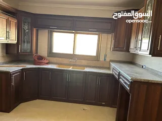  21 شقه طابقيه غير مسكونه للبيع فالكرك منطقه المرج
