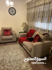  11 شقه مفروشه للايجار موقع عند جسر جبيهه قريبه من الجامعات الاردنيه والاميره سميه والاهليه والخدمات