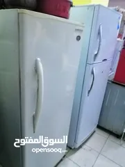  6 فريزرات عامود وفريزرات بطح وثلاجات عدة أحجام وافران وغسالات