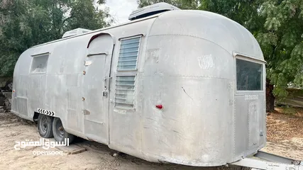  1 فود ترك  ماركة ( AIRSTREAM ) افضل شركة كرفانات غنية عن التعريف