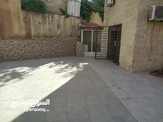 16 شقة ارضية فارغة للبيع او الايجار  مدخل مستقل 4 نوم جميعم ماستر صالون و سفر و معيشة ترس امامي و خلفي