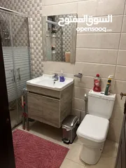  1 شقه مفروشه للايجار موقع عند جسر جبيهه قريبه من الجامعات الاردنيه والاميره سميه والاهليه والخدمات