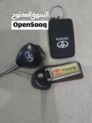  1 للبيع مفتاح ريموت كنترول  رافور أصلي موديل 2009 وأفالون موديل 2006