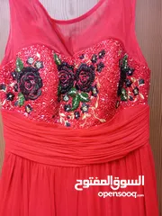  2 فساتين للبيع