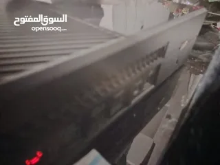  4 اكس بوكس وان مع يد سيريس اكس للبيع بسعر حرق اقراء الوصف....
