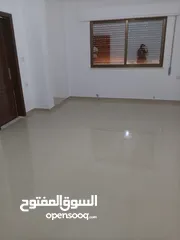  11 بيت طابق اول مع السطح للبيع- مدخل مستقل-اطلالة مميزة-  السلط ضاحية الزهور