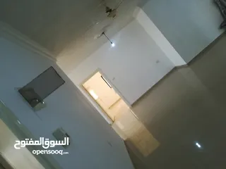  1 شقة  طابق ثالث للبيع في ضاحية الأمير حسن مساحة الشقة 136 متر مربع 3 غرف 2 حمام مطبخ صالون حرف L