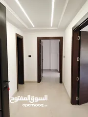  4 شقه للبيع في كريدور عبدون المساحه 300م