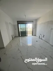  3 شقة مساحة 145 متر  بموقع مميز