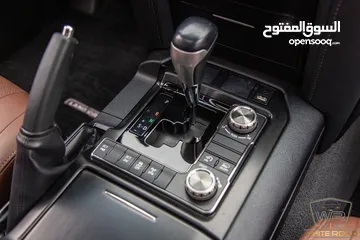  19 Toyota Land Cruiser 2020 Gx-r Grand Touring V8   السيارة مميزة جدا و قطعت مسافة 78,000 كم  فقط