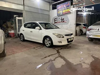  4 هونداي i30 2010