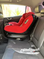  6 كارسيت ماركة maxi cosi الاصلي لون احمر بحالة جيدة للبيع صناعة البرتغال