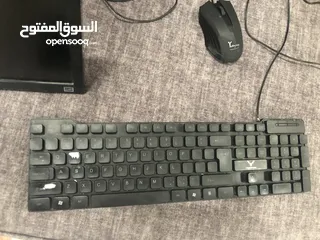  8 شاشتين وكيبورد وماوس
