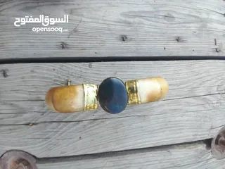  9 سواره نسائي. نحاس وحجر عقيق