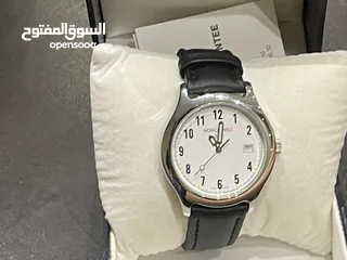  17 ساعة جلد سوداء أنيقة بتصميم كلاسيكي عصري، تجمع بين الفخامة والبساطة لتكمل أناقتك راقيه وحلوة جميلةة