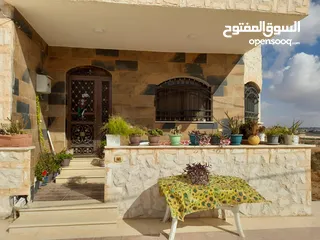  11 مزرعة مع بيت للبيع