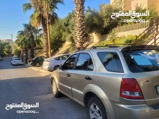  18 كيا سيرينتو جيب.بحالة ممتازة مش ناقصها شيء.كاش او اقساط