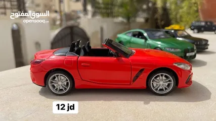  2 مجسمات سيارات نظيفة جدا، السعر موجود على كل صورة
