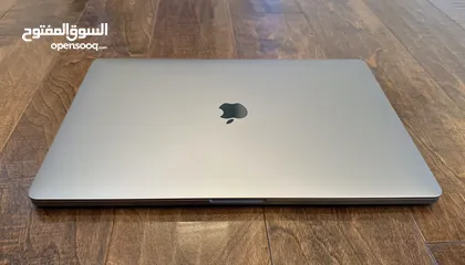  1 Apple MacBook Pro 2019 Intel Core i7 16 inch