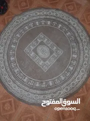  2 سجادة دائرية وممر طويل