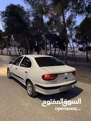  4 رينو ميجان موديل 2000 للبيع