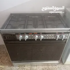  1 فرن غاز بحالة ممتازه