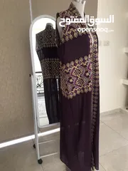  2 فساتين شبه جديده مشكله