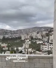  1 روف مساحته 235 متر اطلالة على ثلاث اتجاهات كاشف