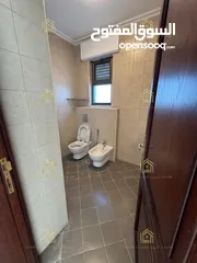  9 شقة سوبر ديلوكس أرقى واجمل مناطق عبدون بمساحة 402م