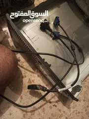  4 كمبيوتر hp قديم شغال مع شاشه قديمة و شغاله و كل سلاكو