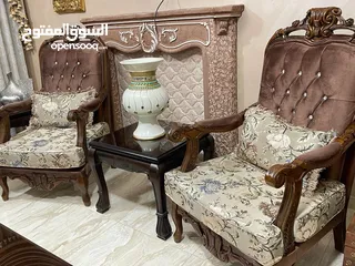  8 طقم كنب 7 مقاعد شبه جديد مع طربيزات