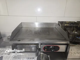  5 عدة مطعم برغر وبيتزا كاملا للبيع بسبب الاغلاق