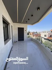  15 شقة مميزة اخير مع روف في اجمل مناطق قرية النخيل اجمل تشطيب واطلالة رائعة 240 داخلي و 90 تراس خارجي