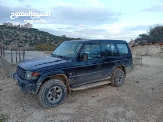  1 جيب ميتسوبيشي 1999 دفع رباعي للبيع